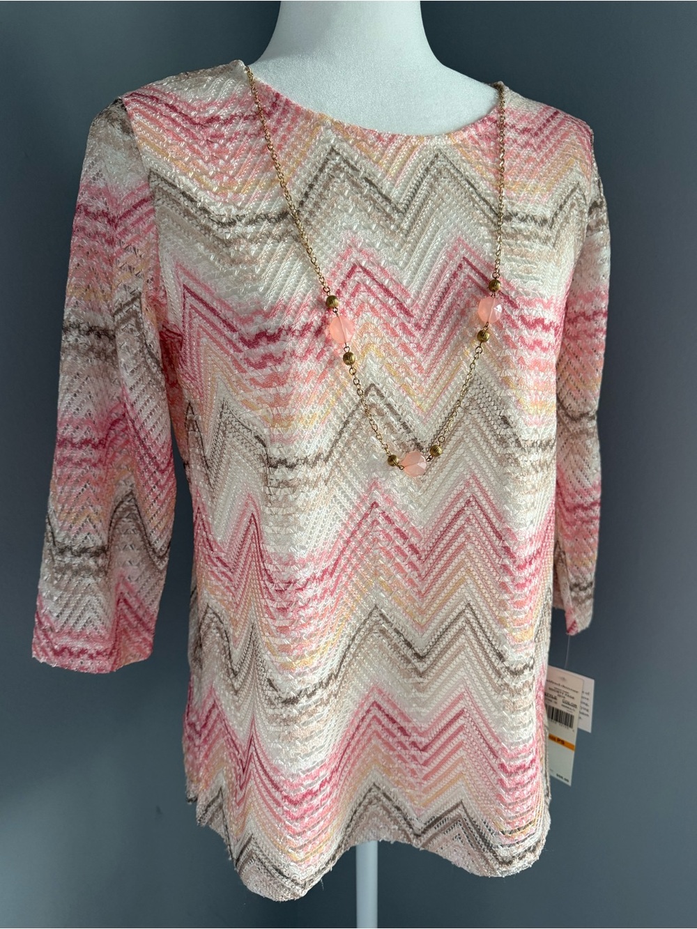 Alfred Dunner Blouse Pink Chevron Knit Top - Coral Cream w/ Necklace Sheer NEW